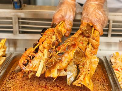 開心貓串串哔咔漫画APP下载