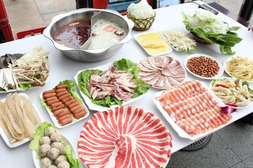 冬天是吃火鍋的季節！教你在家吃火鍋幾種底湯的做法！