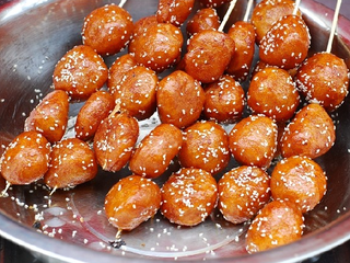 外酥裏脆的糖油果子，成都的風味小吃之一，做起來如此簡單