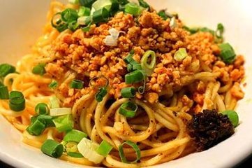 陝西麵食好吃的訣竅在這，油潑辣子做的好，麵食咋做都好吃！