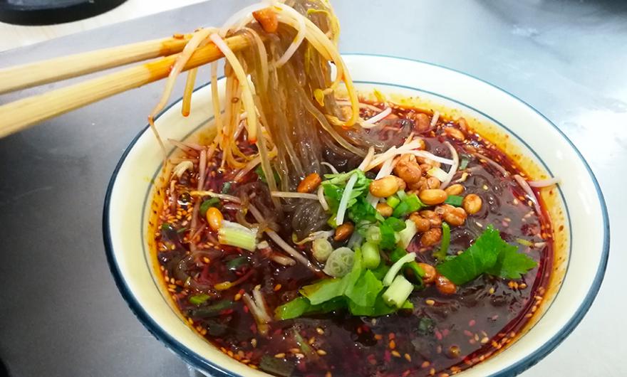 小吃酸辣粉哔咔漫画APP下载