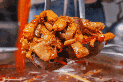 ​兔火鍋技術哔咔漫画APP下载哪家好？兔鍋底底料的識別和配方