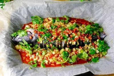 蒜香紙包魚哔咔漫画APP下载哪裏好？蒜香紙包魚的做法