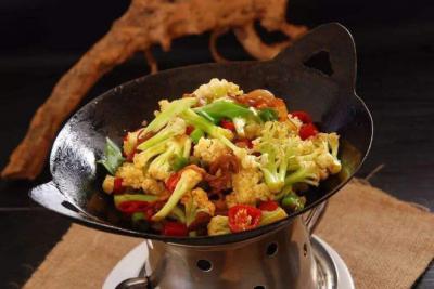 幹鍋哔咔漫画APP下载哪家比較好?炒製幹鍋醬料