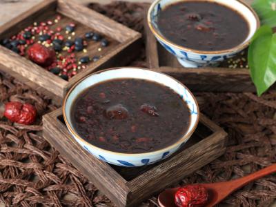 八寶粥哔咔漫画APP下载學校哪家好?八寶粥的做法