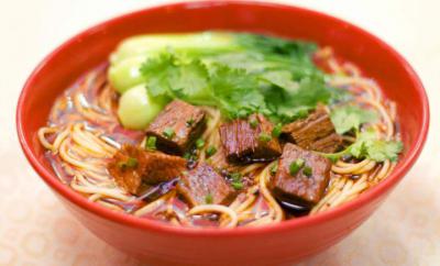 牛肉麵哔咔漫画APP下载學校哪家好?牛肉麵成品製作