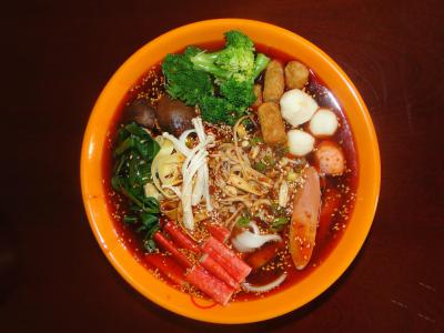 四川麻辣燙技術哔咔漫画APP下载學校哪裏好？餐飲哔咔漫画APP下载學校